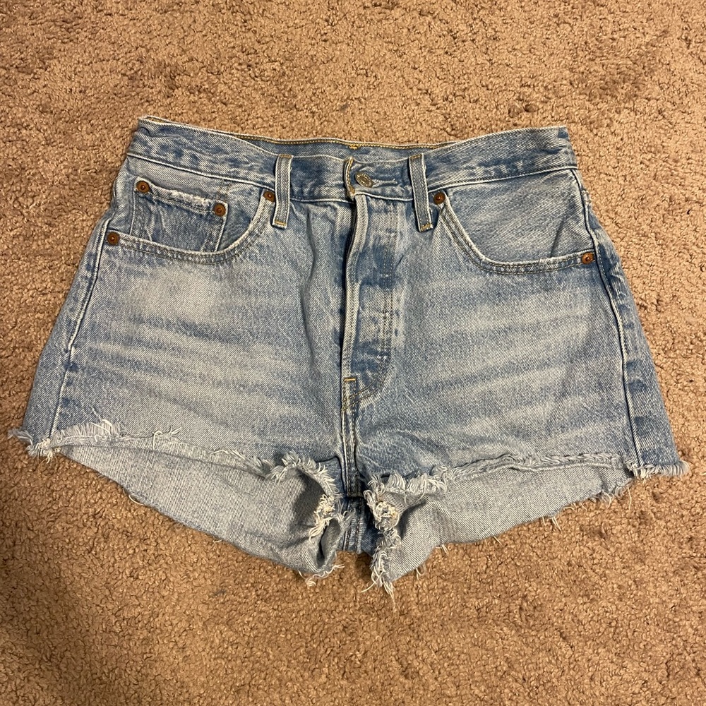LEVI’s Distressed 501 Shorts